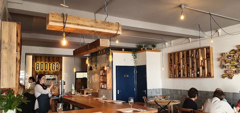 Bodega 18 Truro