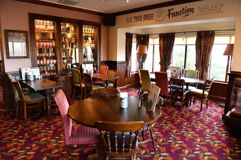 Oak Tree Farm - Farmhouse Inns