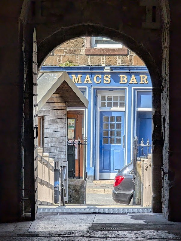 Mac's Bar