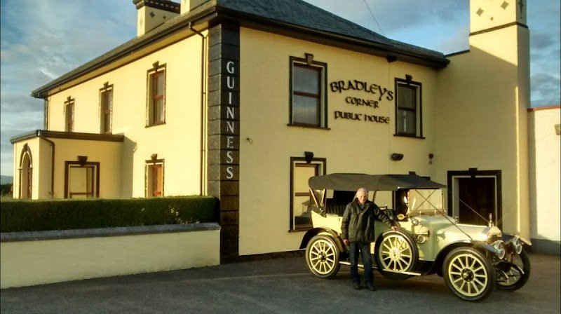 Bradley's Corner Public House