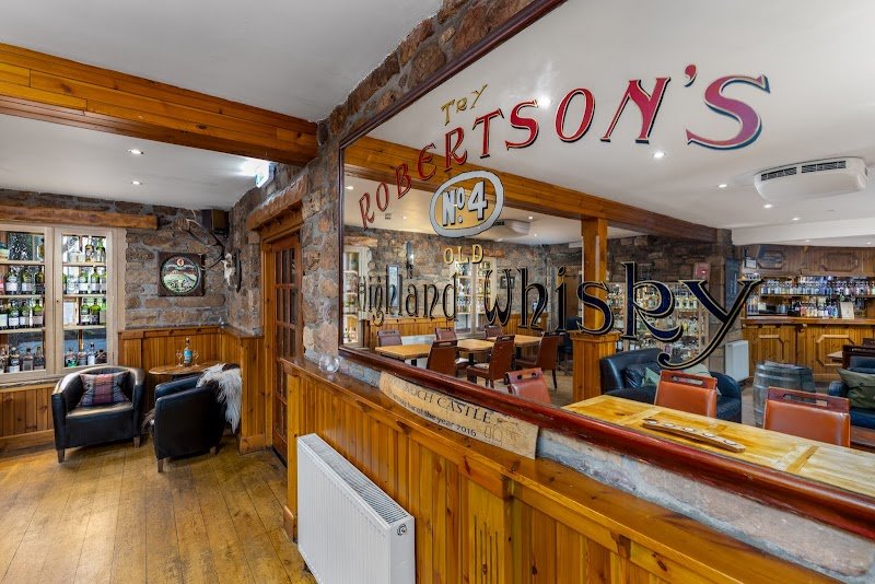 Dornoch Castle Whisky Bar & Dining. Takeaway Pizza!