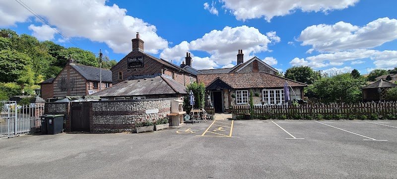 Piddle Inn Not the Ordinary