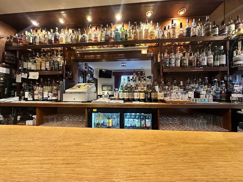 Highlander Inn