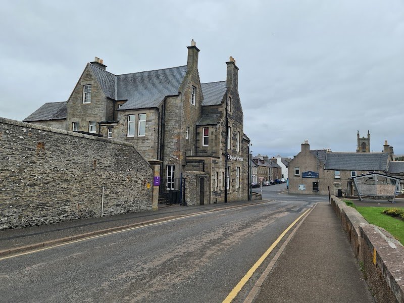 Commercial Hotel
