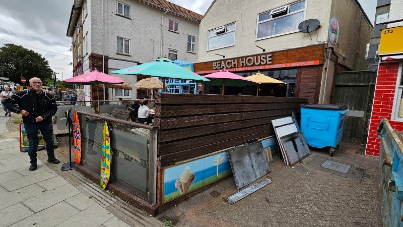 Beach House Bar & Grill