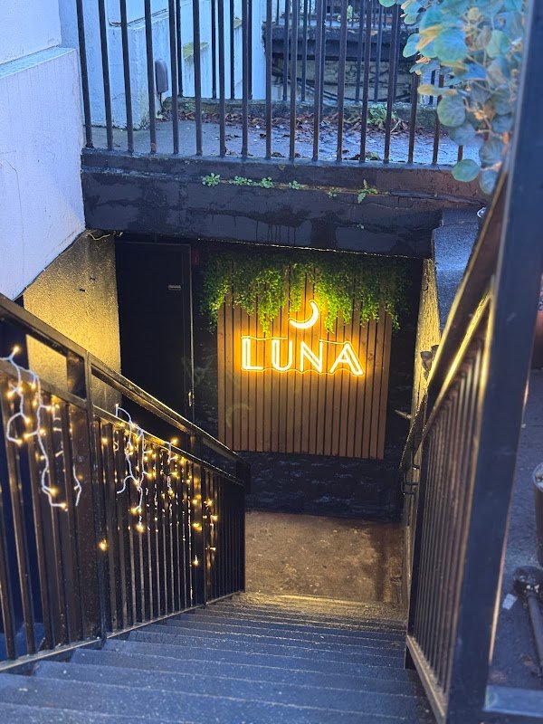 LUNA BAR
