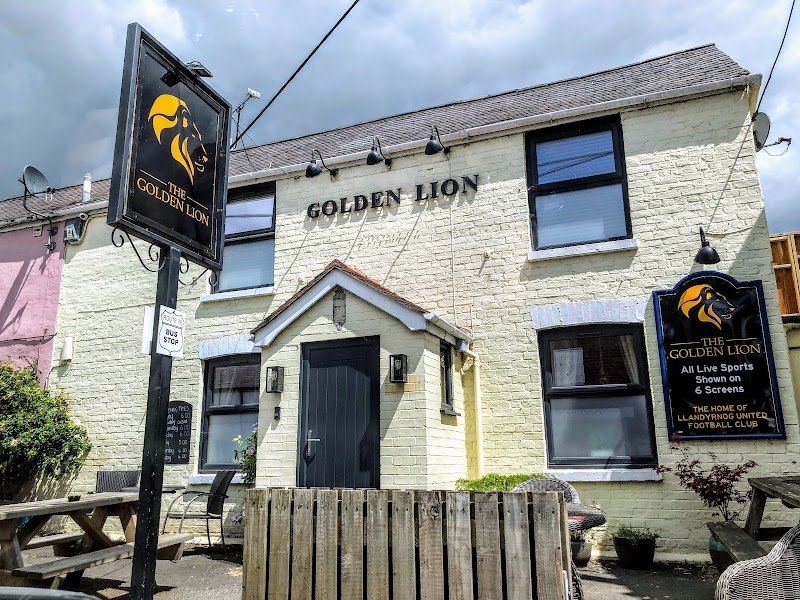 The golden lion llandyrnog