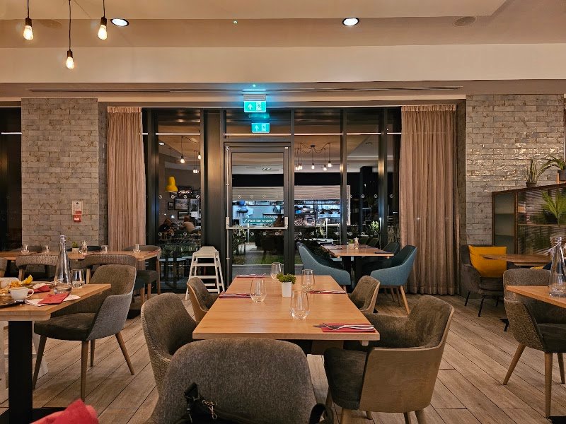 Zephyr Bar & Grill