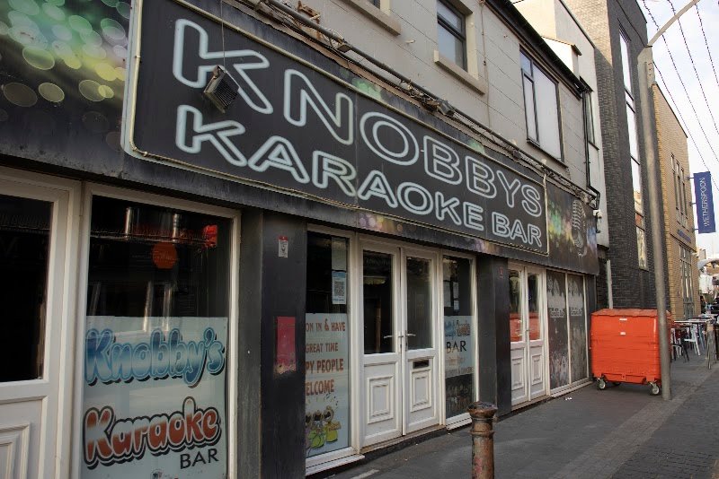 Knobby's Karaoke Bar