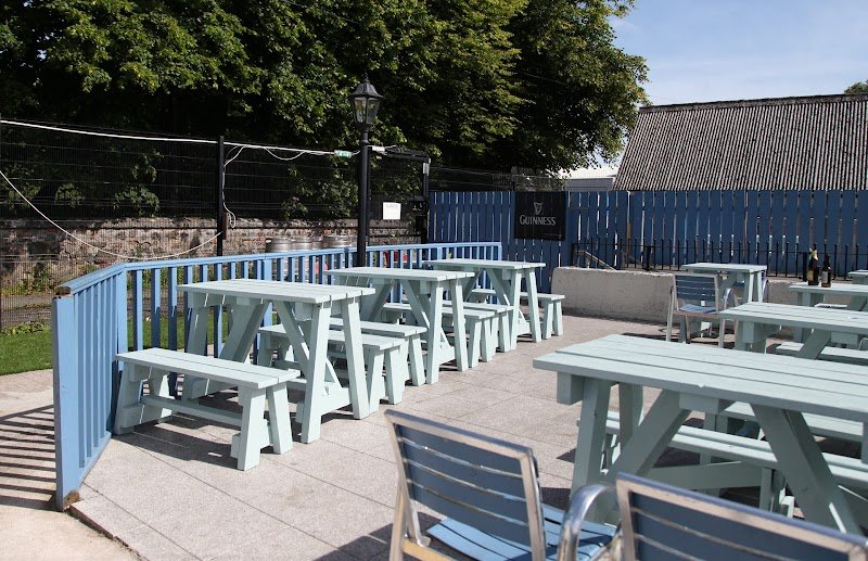 Ownies Bar and Bistro