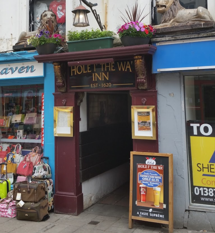 Hole I' The Wa' Inn