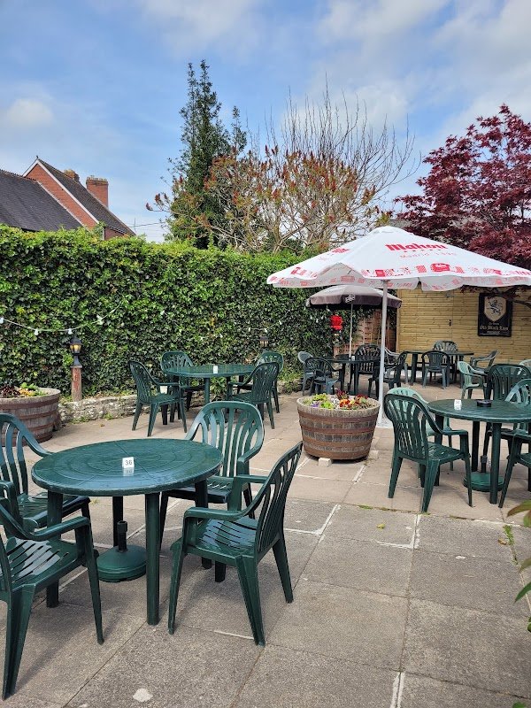 The Old Black Lion