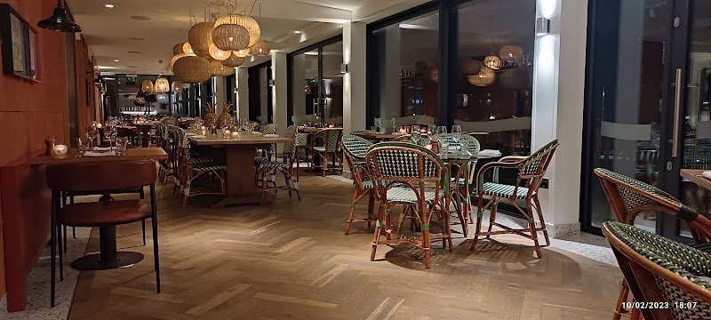 Harbour Beach Club Bar + Restaurant