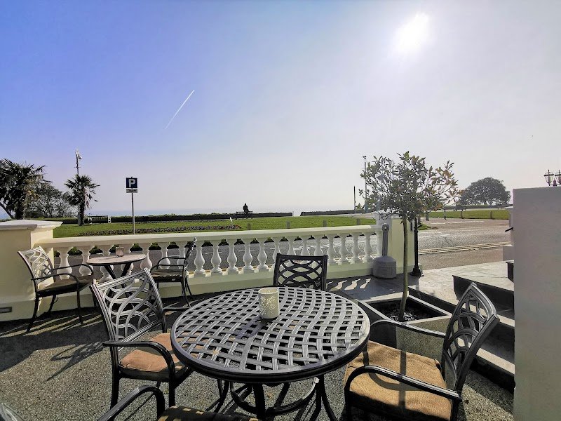 The Cliffe Lounge Bar & Kitchen