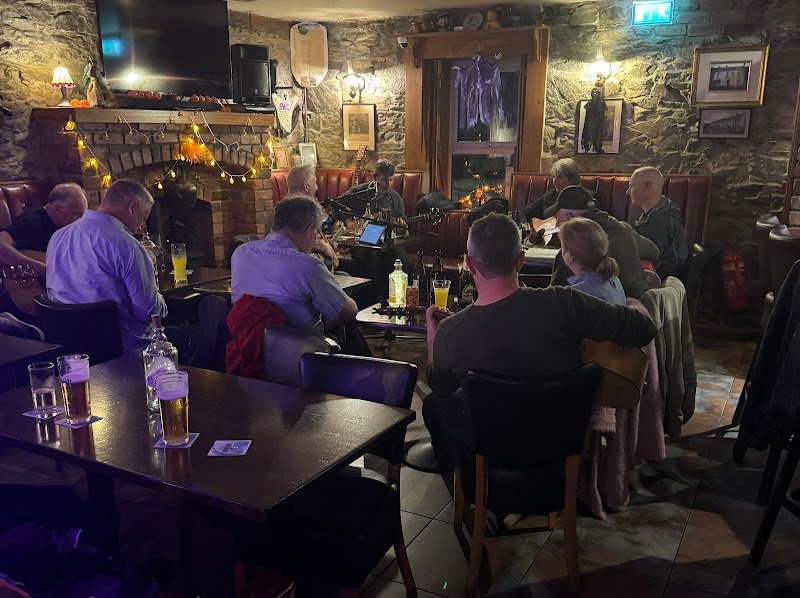 Macken's Bar