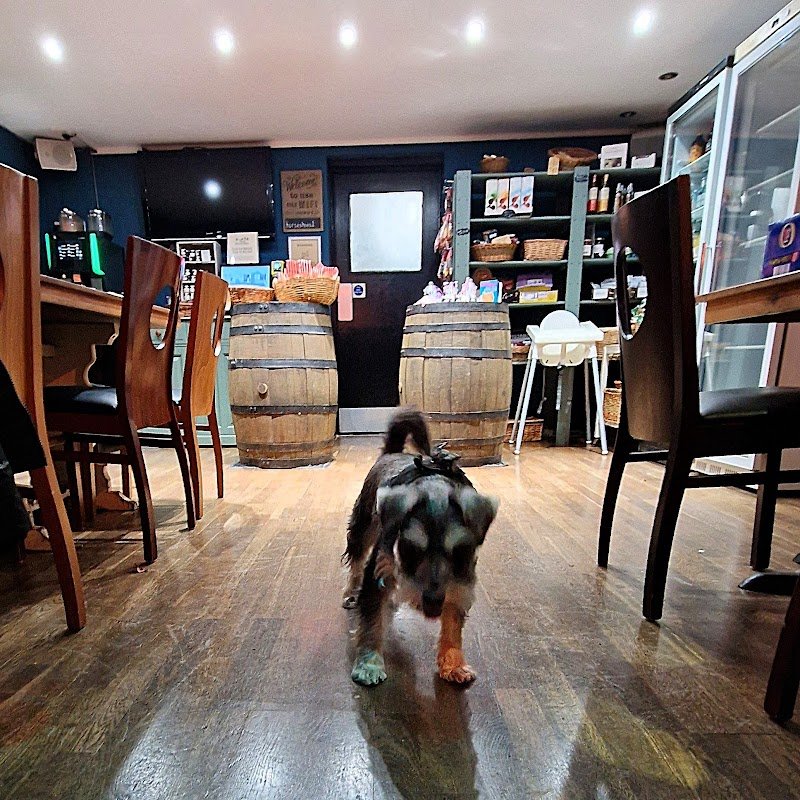 Three Horseshoes Pub