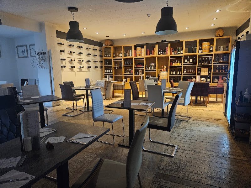 Hunters Stables Bar & Bistro