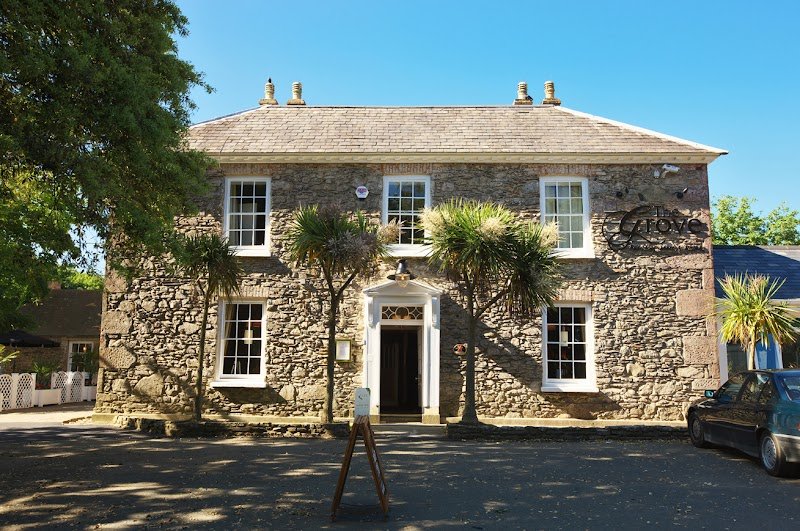 Grove Hotel