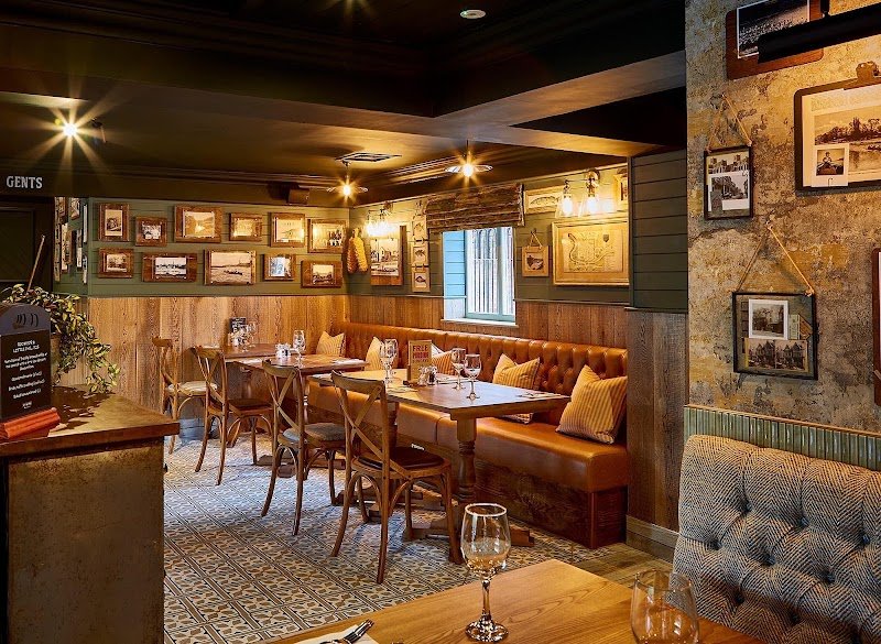 The Boathouse & Riverside Rooms