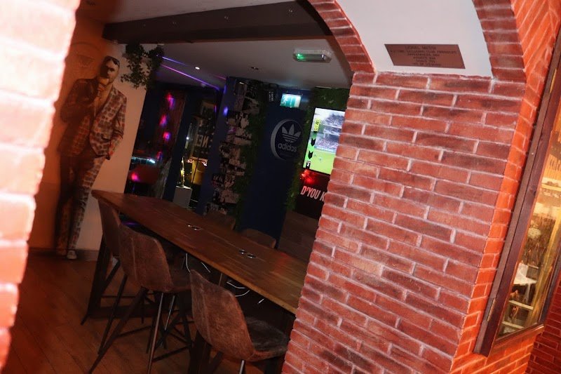 The Definitely Maybe Bar