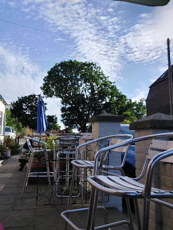 Three Oaks Pub