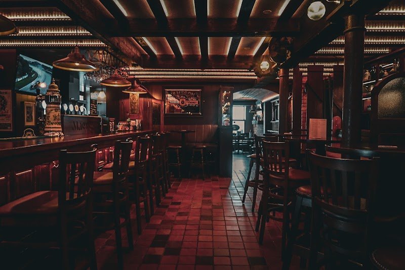 Maeves Bar