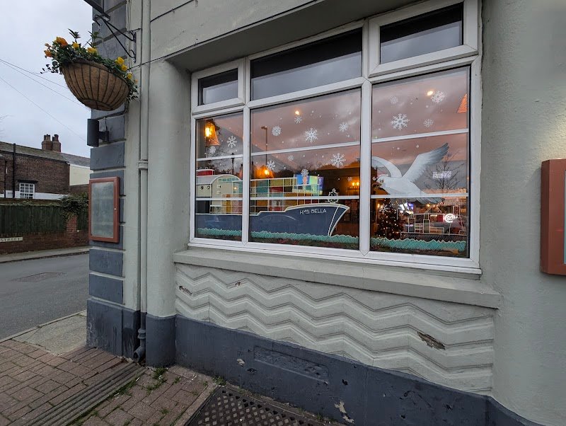Marine Bar & Kitchen