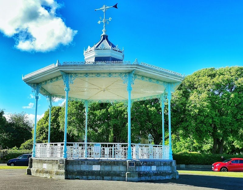 Leas Bandstand