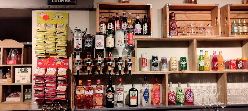 Twin Lakes Bar (Log Fire)