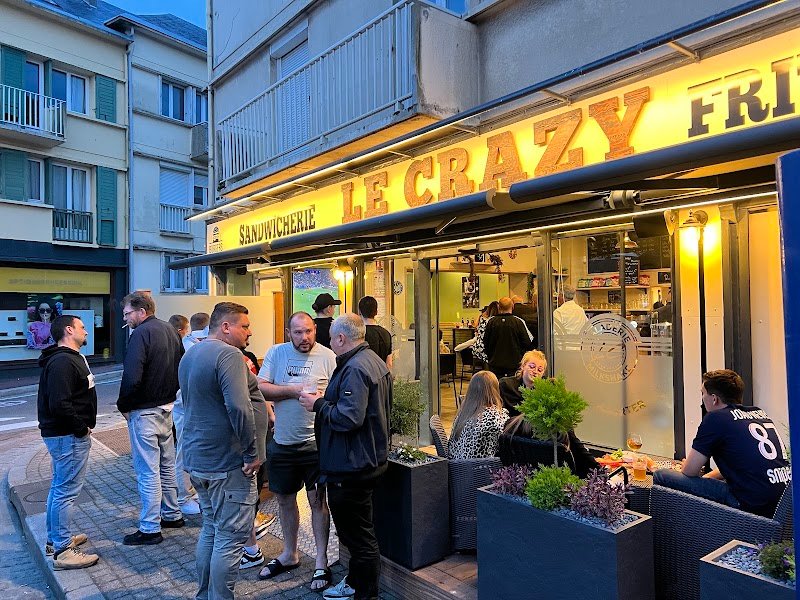 LE CRAZY Bar / Drinks / Food, friterie, sandwicherie, burger, hot dog, jeux