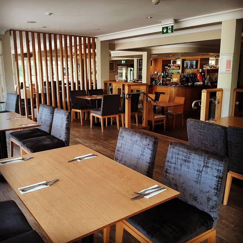 Red Deer Pub & Restaurant