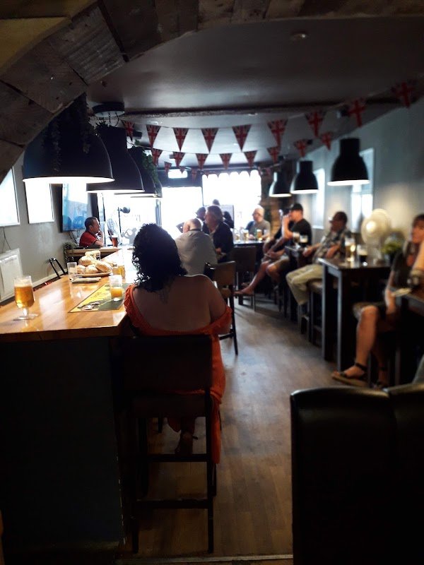 Bugsy's Bar & Bistro