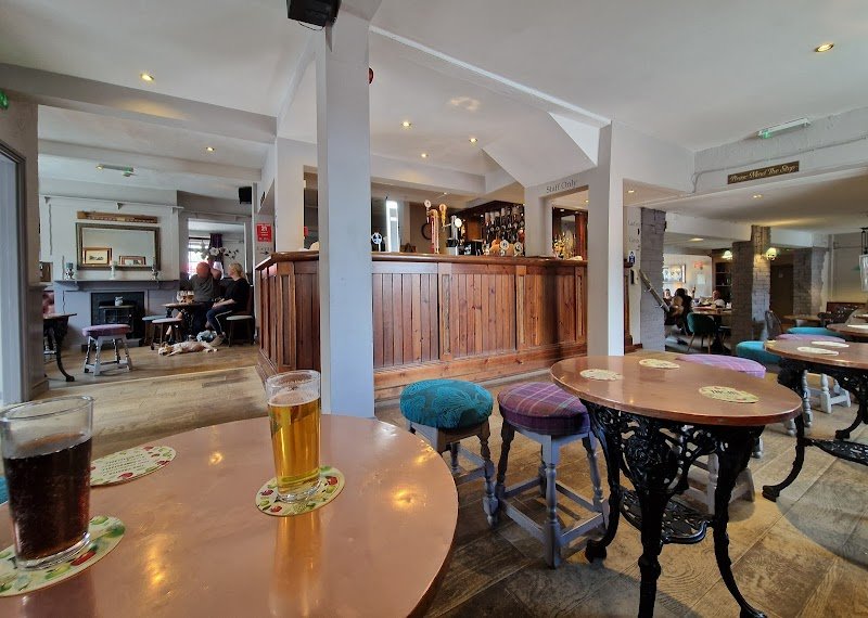 Canal Tavern