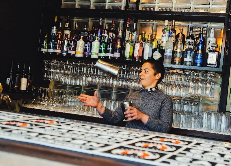 Lake View Garden Bar