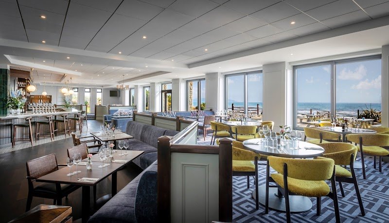 The Shoreline Bar & Bistro