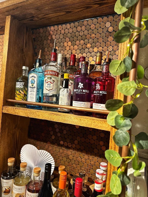 Saddles Bar
