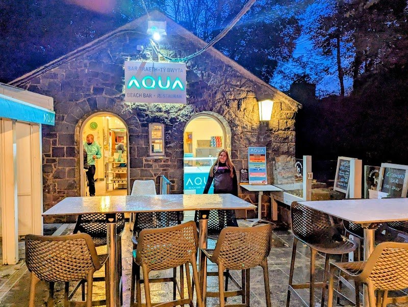 Aqua Beach Bar & Restaurant