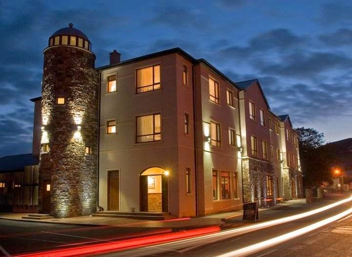 Beach Hotel, Bar & Restaurant Downings