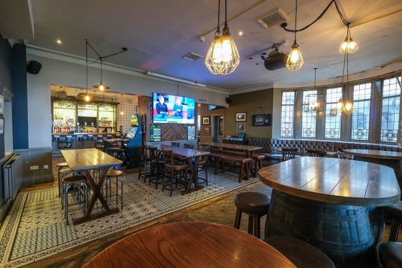 Royal Pub