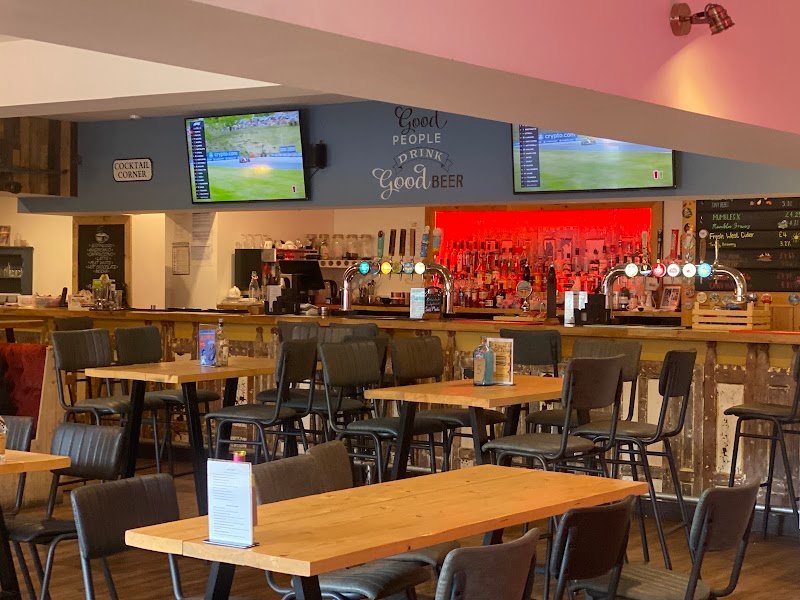 Poppies Bar and Grill