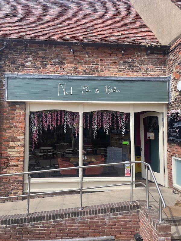 No.1 Bar & Kitchen