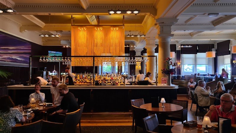 Aura Lounge Bar