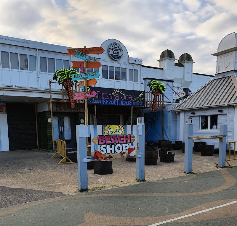 Piranha Joes Beach Bar